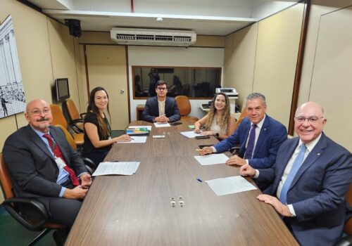 Deputados Arnaldo Jardim, Zé Silva e equipe